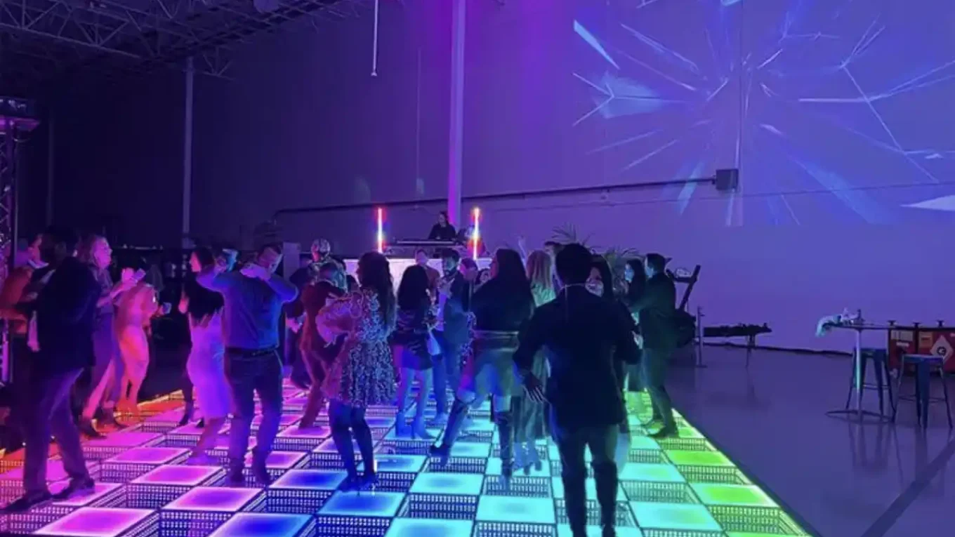 people dancing 1